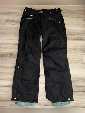686 Manual by Michael Akira West women’s snowboard ski pants
